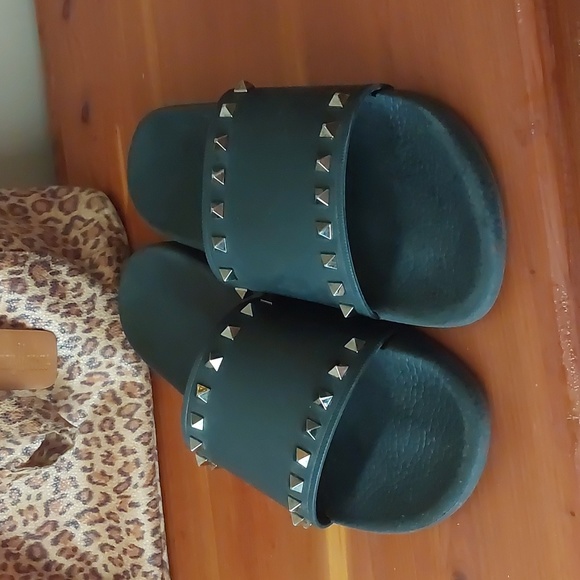Valentino Garavani Other - Valentino Garavani Black Rockstud Slides Sz 43 (Mens US10) USED